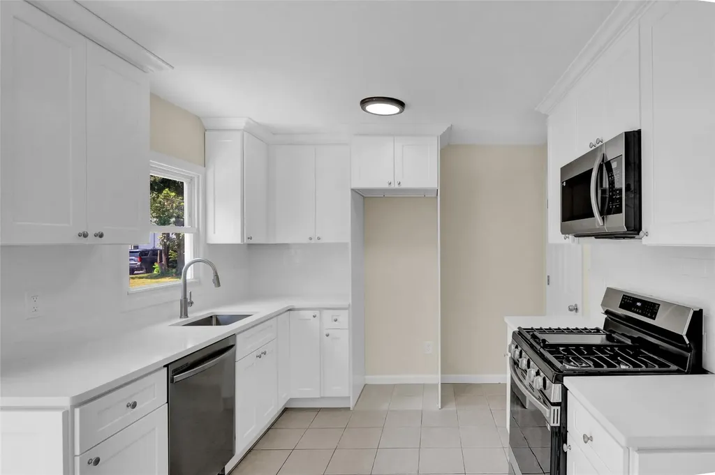 20 Whitman Avenue Islip NY 11751