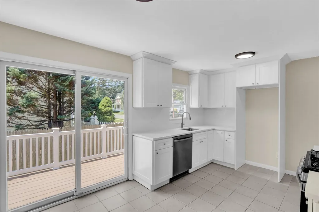 20 Whitman Avenue Islip NY 11751