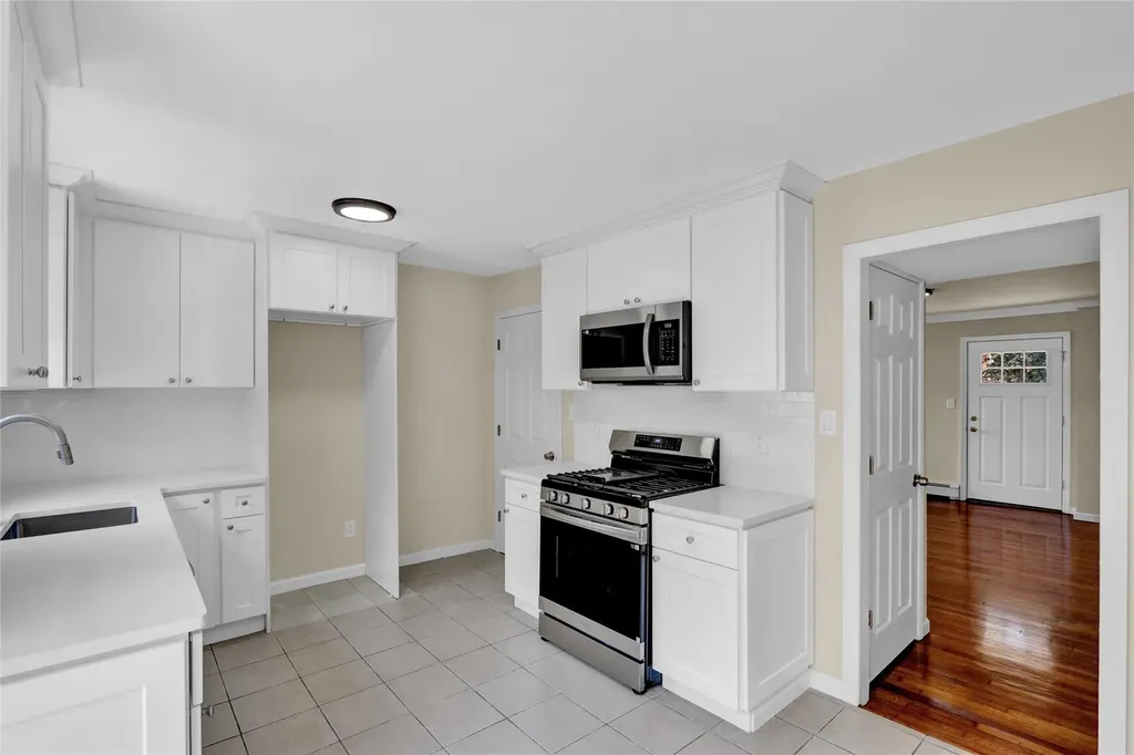20 Whitman Avenue Islip NY 11751