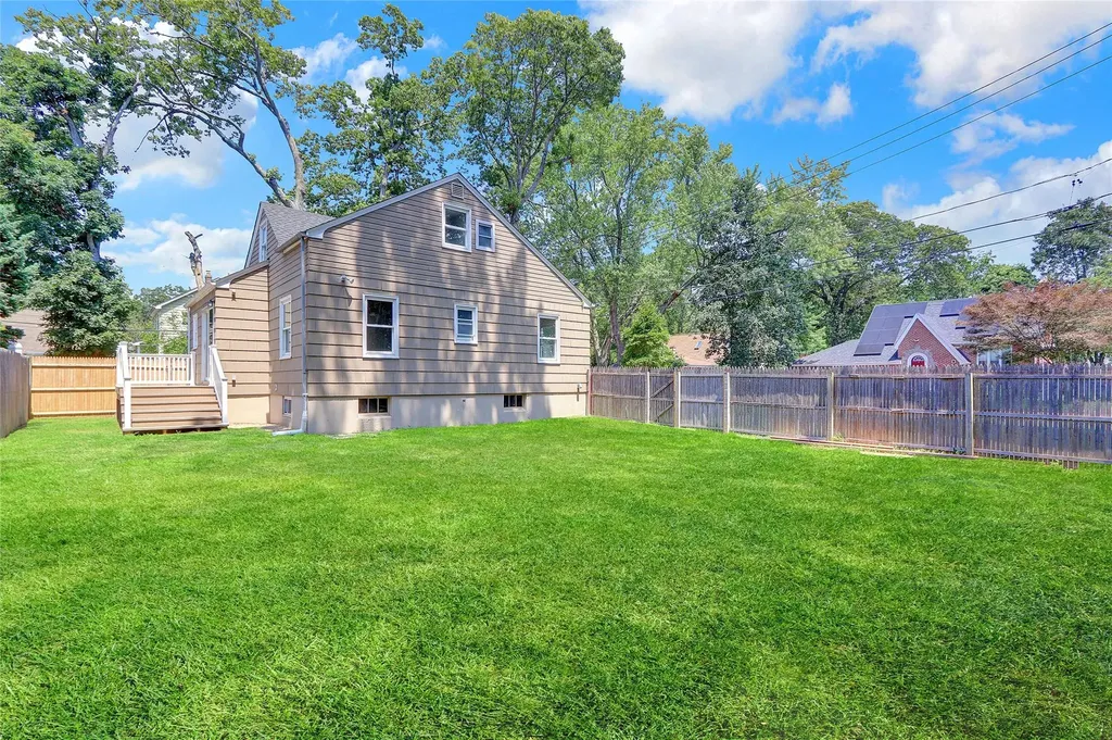 20 Whitman Avenue Islip NY 11751