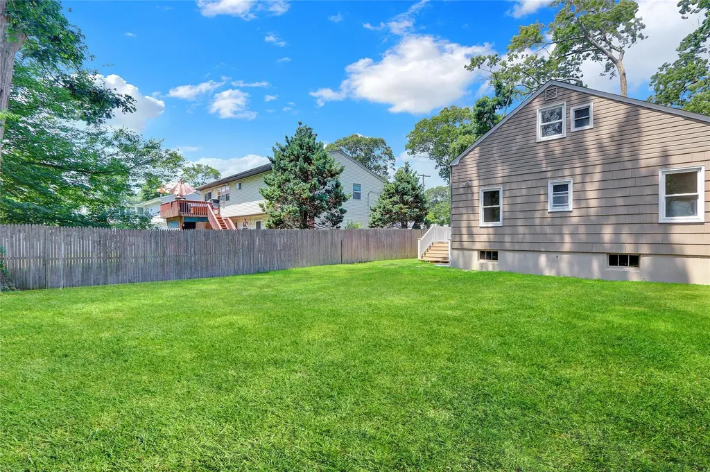 20 Whitman Avenue Islip NY 11751