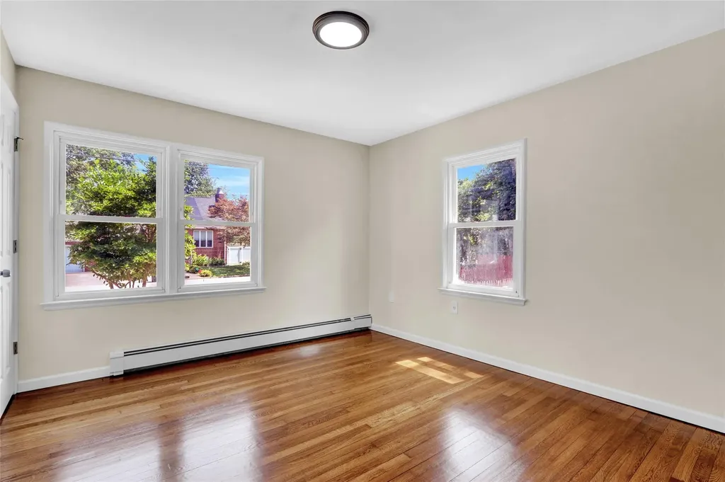20 Whitman Avenue Islip NY 11751