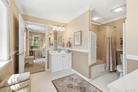 33 Hevelyne Road Elmsford NY 10523