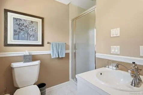 33 Hevelyne Road Elmsford NY 10523