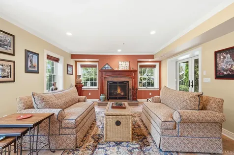 33 Hevelyne Road Elmsford NY 10523