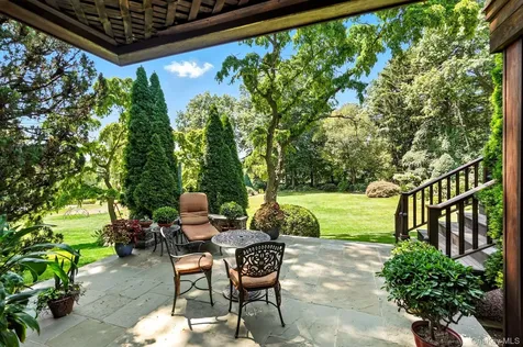 33 Hevelyne Road Elmsford NY 10523