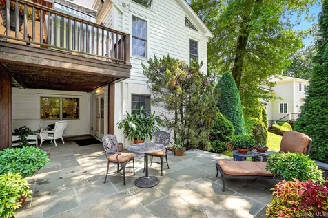 33 Hevelyne Road Elmsford NY 10523