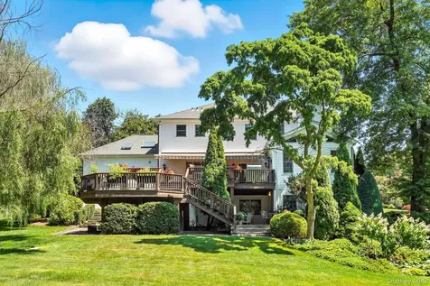 33 Hevelyne Road Elmsford NY 10523