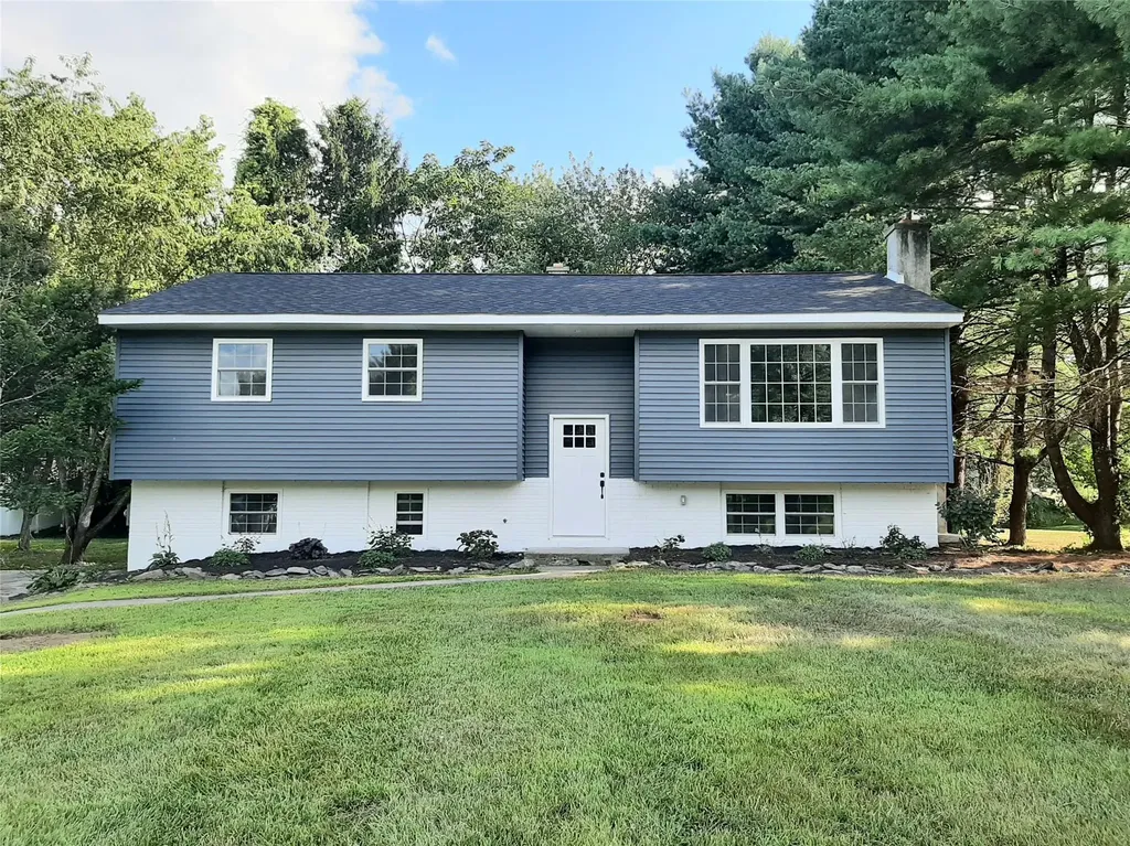 8 Jonathan Drive Staatsburg NY 12580