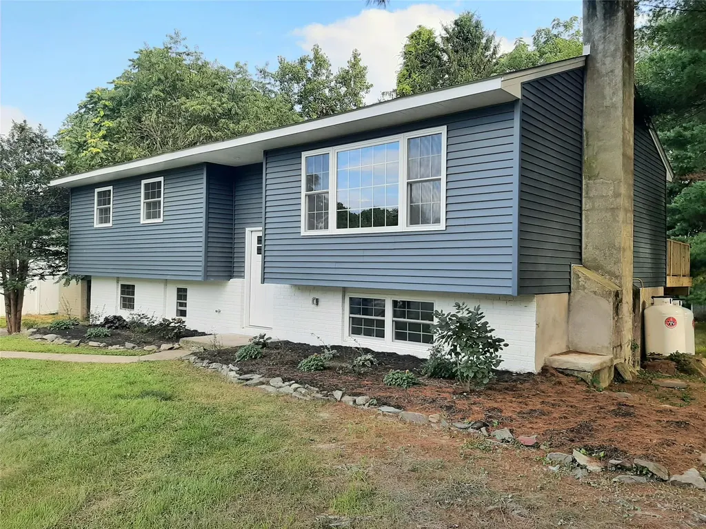 8 Jonathan Drive Staatsburg NY 12580