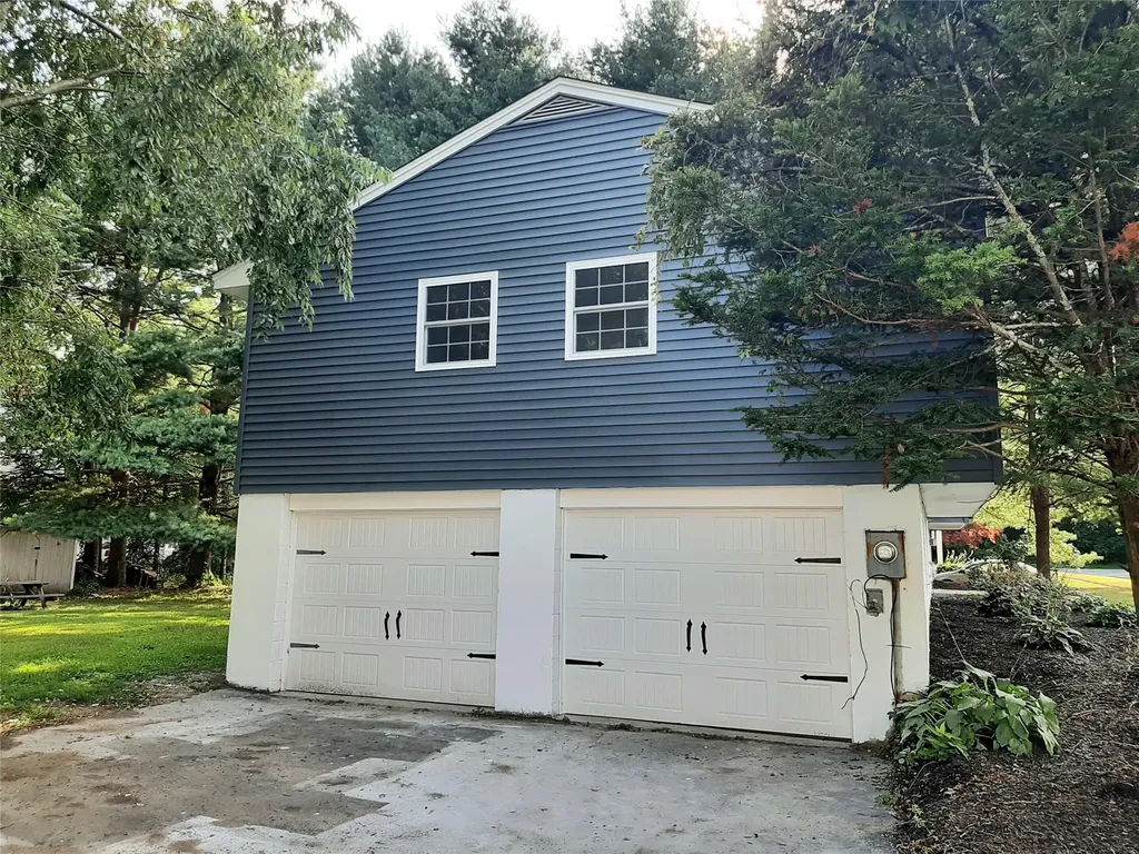 8 Jonathan Drive Staatsburg NY 12580