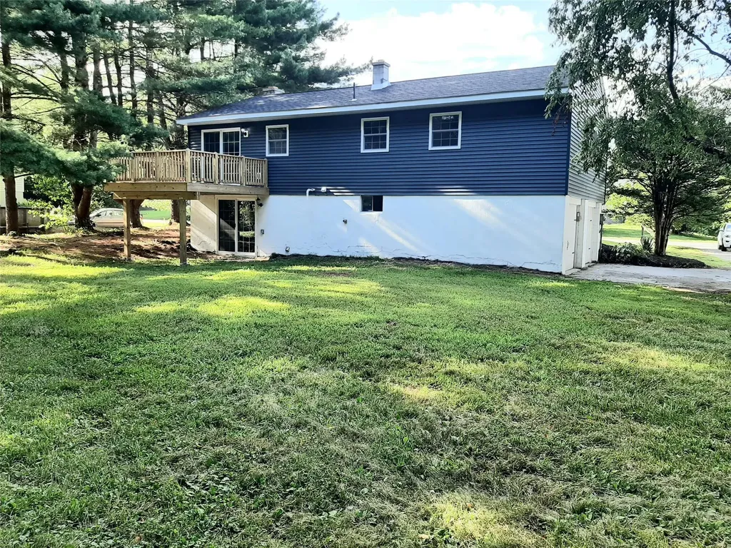 8 Jonathan Drive Staatsburg NY 12580