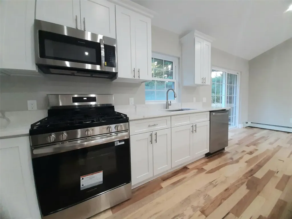 8 Jonathan Drive Staatsburg NY 12580