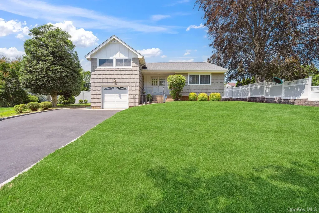 4 Jonquill Lane Kings Park NY 11754