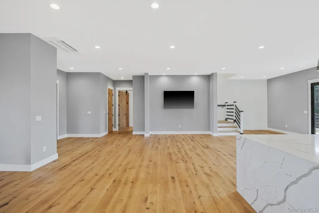 475 West Lane Aquebogue NY 11931
