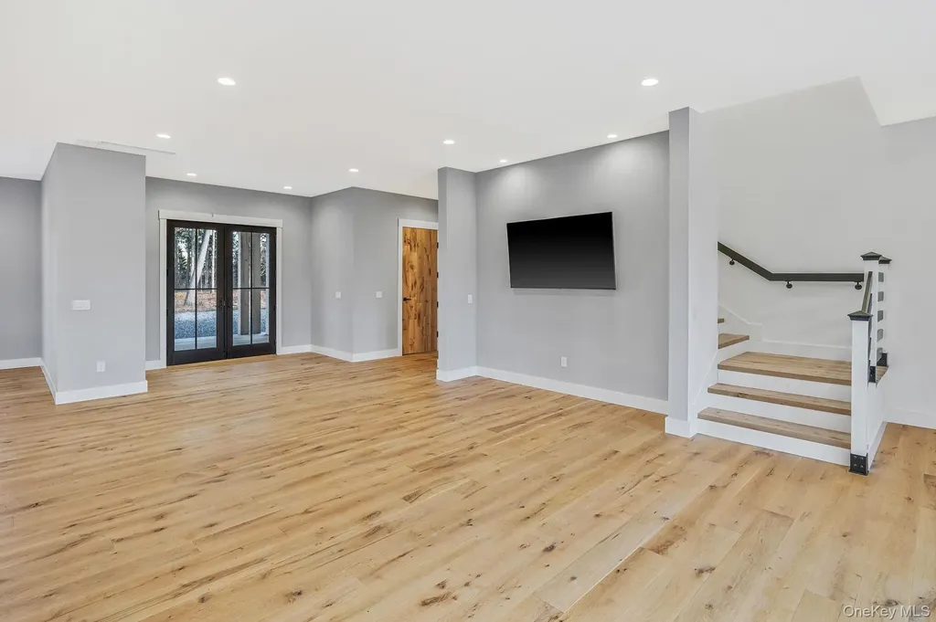 475 West Lane Aquebogue NY 11931