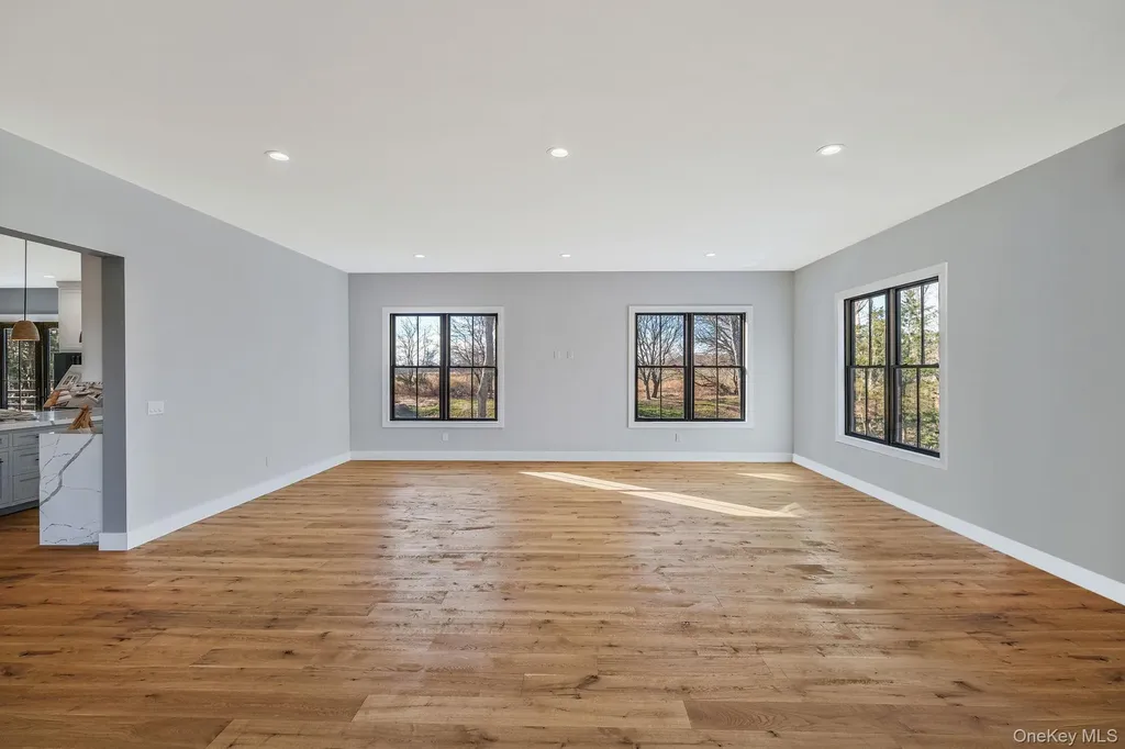 475 West Lane Aquebogue NY 11931