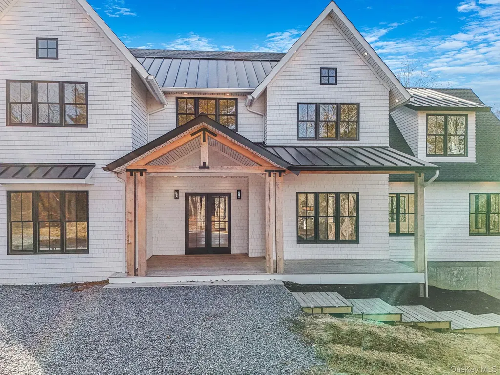 475 West Lane Aquebogue NY 11931