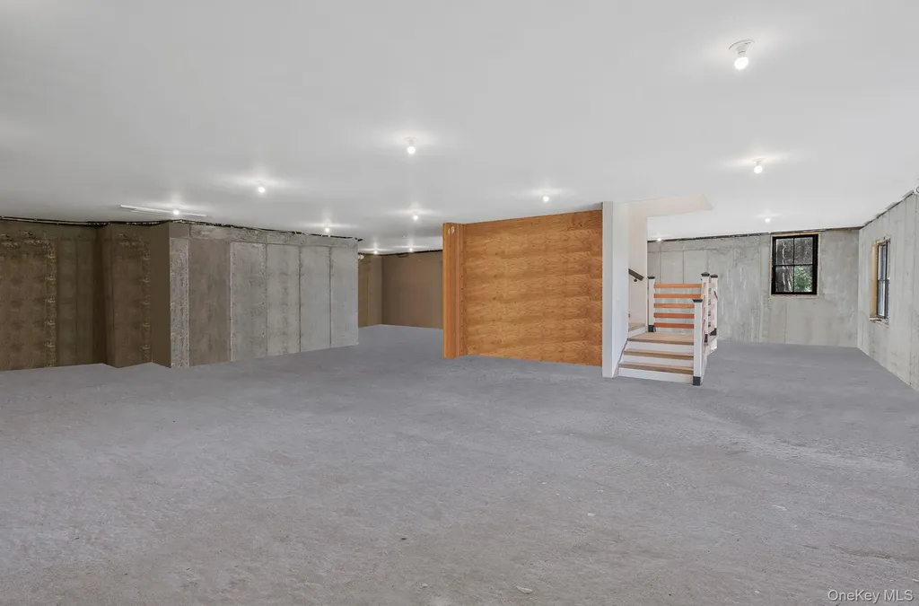 475 West Lane Aquebogue NY 11931