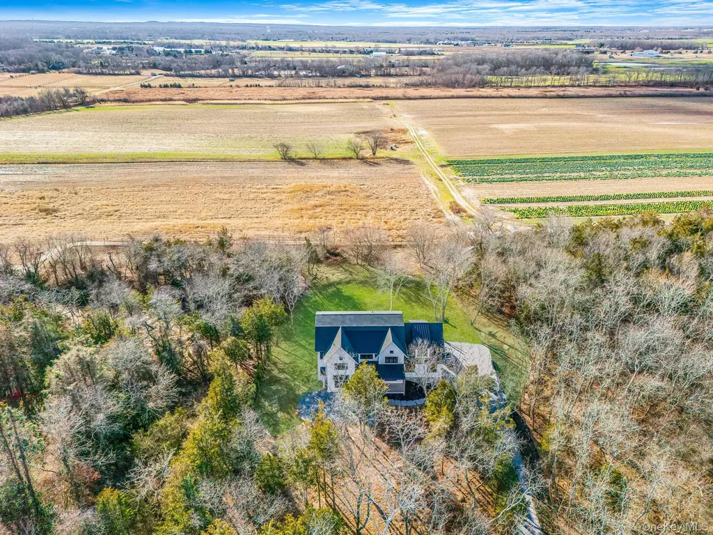 475 West Lane Aquebogue NY 11931
