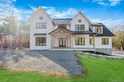 475 West Lane Aquebogue NY 11931