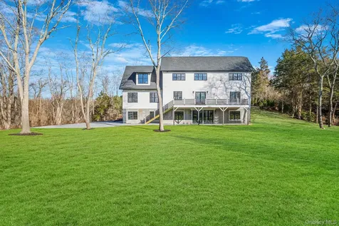 475 West Lane Aquebogue NY 11931