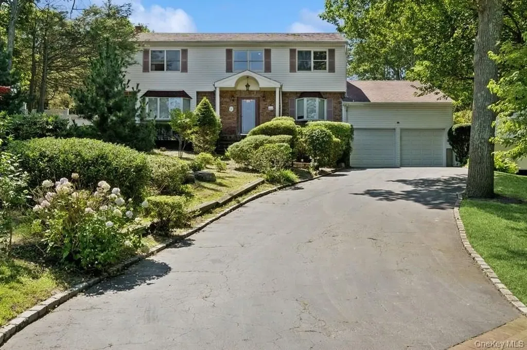 8 Cedar Place Kings Park NY 11754