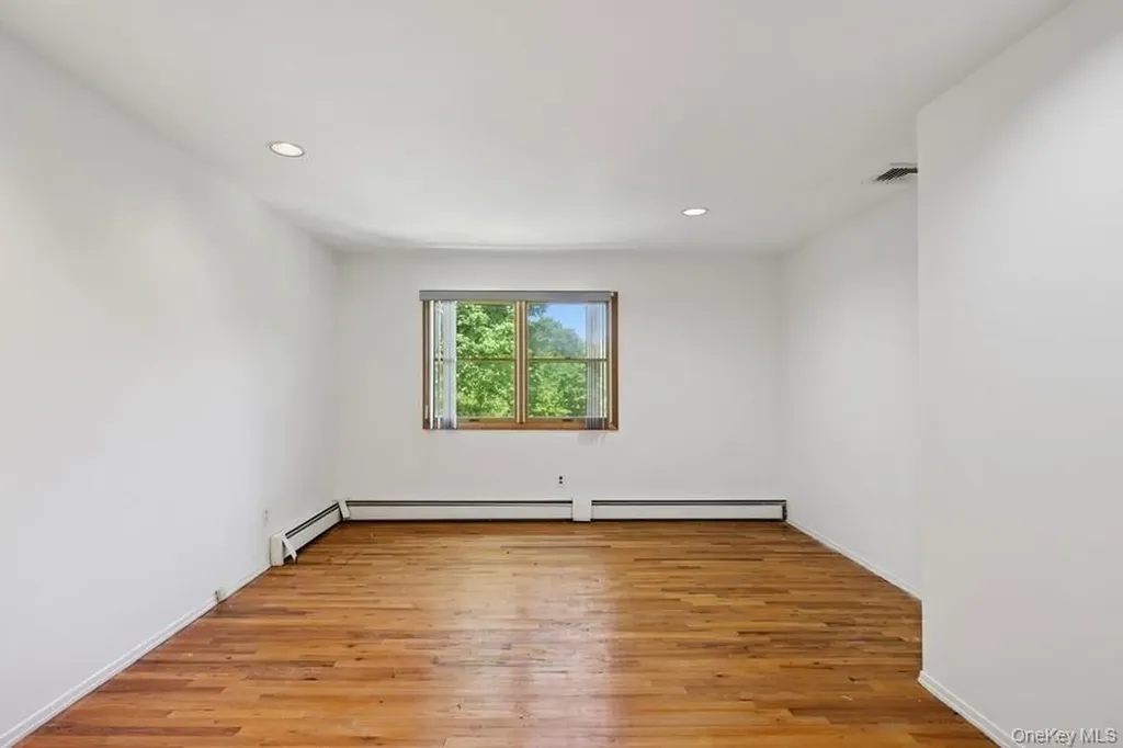 8 Cedar Place Kings Park NY 11754