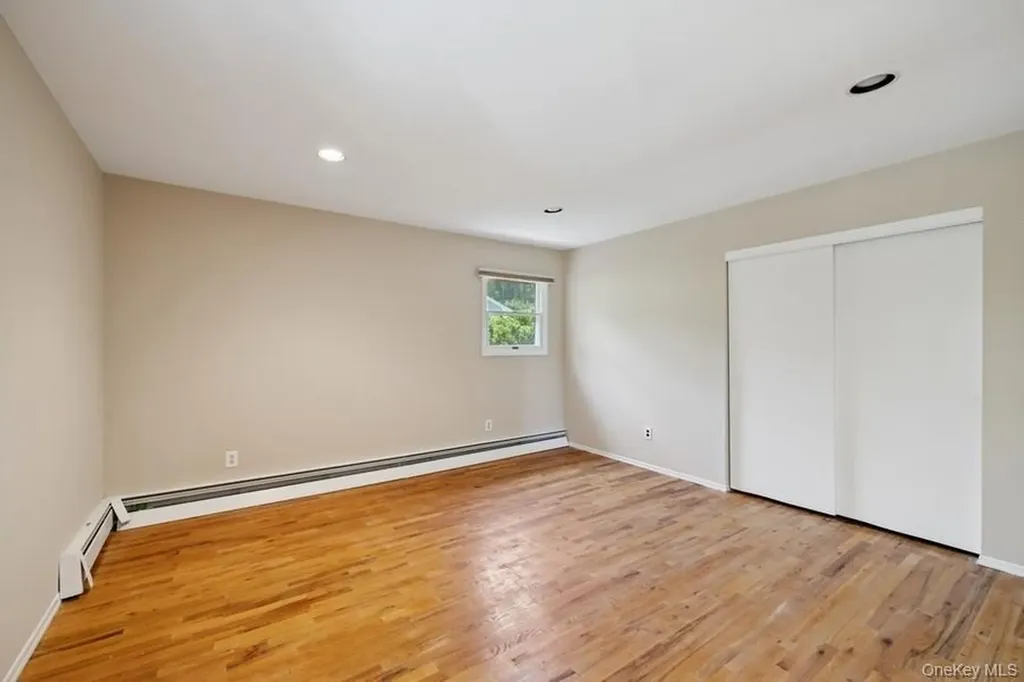 8 Cedar Place Kings Park NY 11754