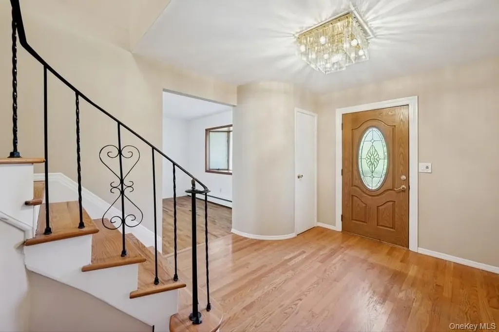 8 Cedar Place Kings Park NY 11754