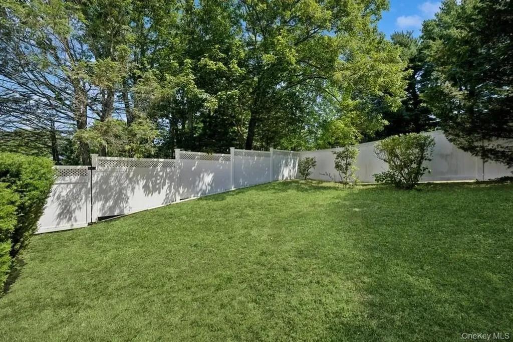 8 Cedar Place Kings Park NY 11754