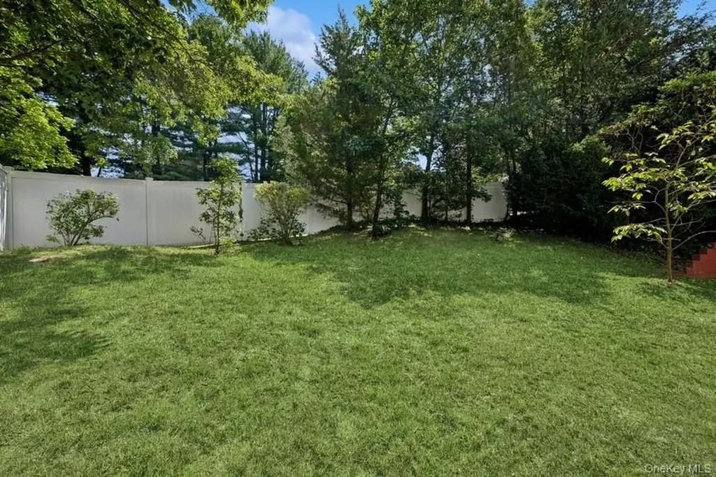8 Cedar Place Kings Park NY 11754