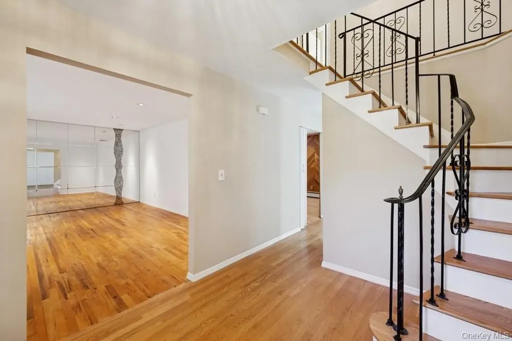 8 Cedar Place Kings Park NY 11754
