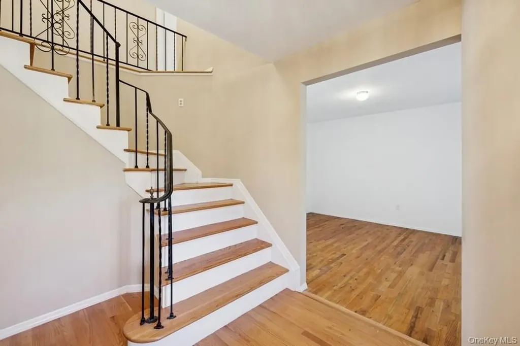 8 Cedar Place Kings Park NY 11754