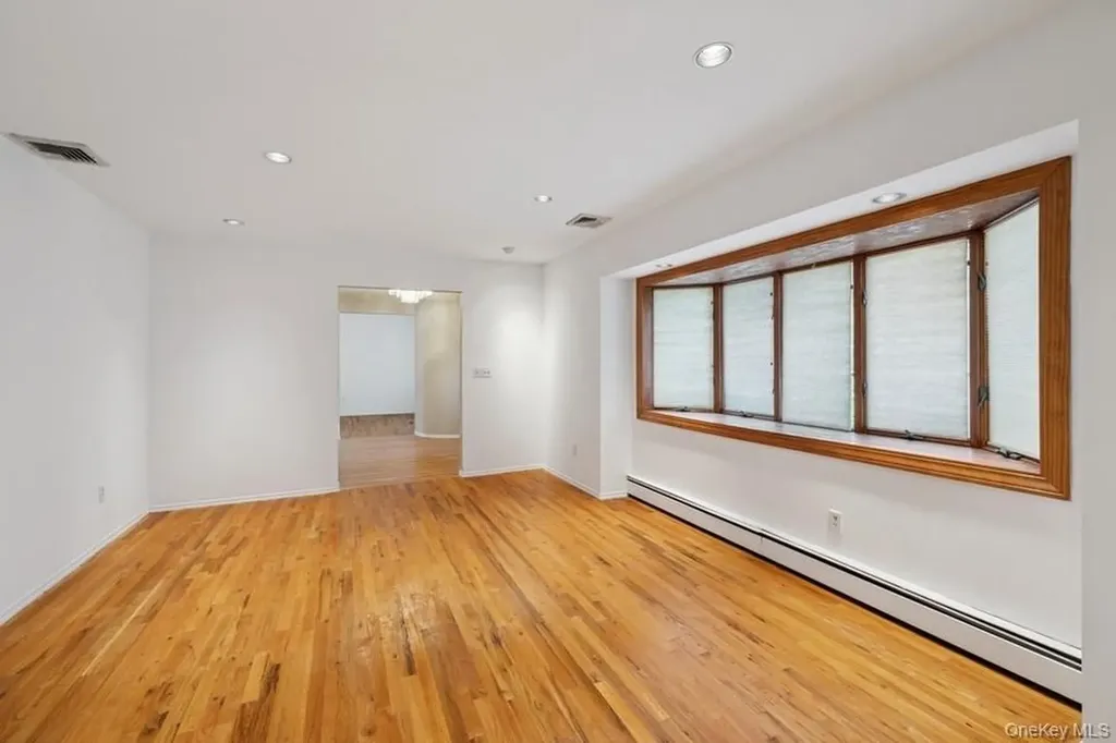 8 Cedar Place Kings Park NY 11754