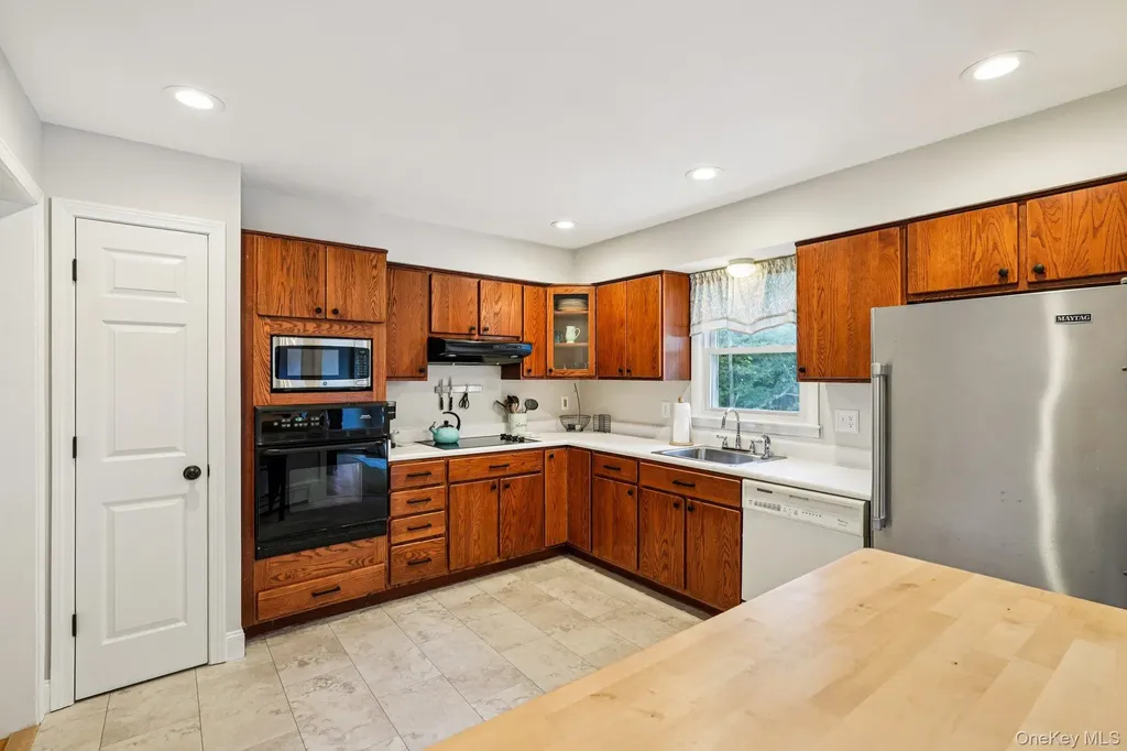 35 Schrempp Lane Pine Bush NY 12566