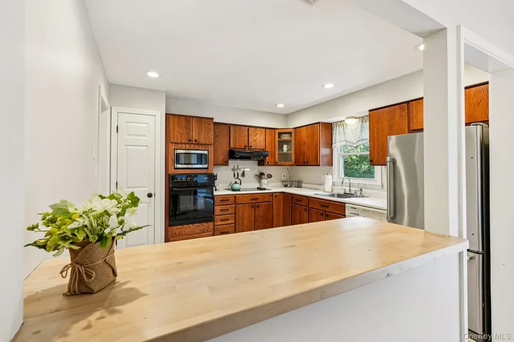 35 Schrempp Lane Pine Bush NY 12566