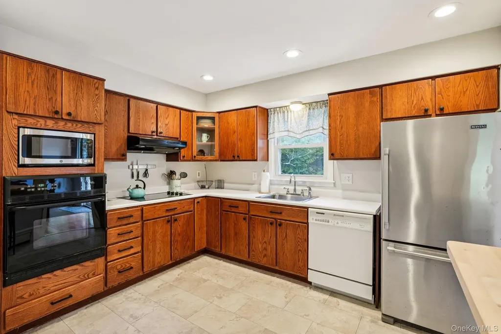 35 Schrempp Lane Pine Bush NY 12566
