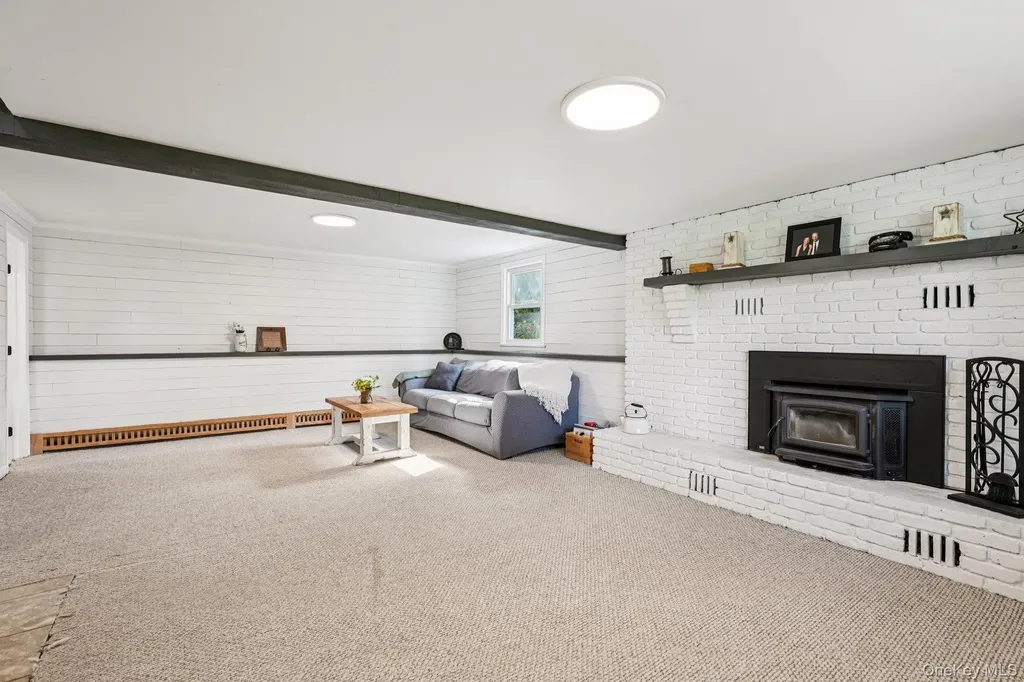 35 Schrempp Lane Pine Bush NY 12566