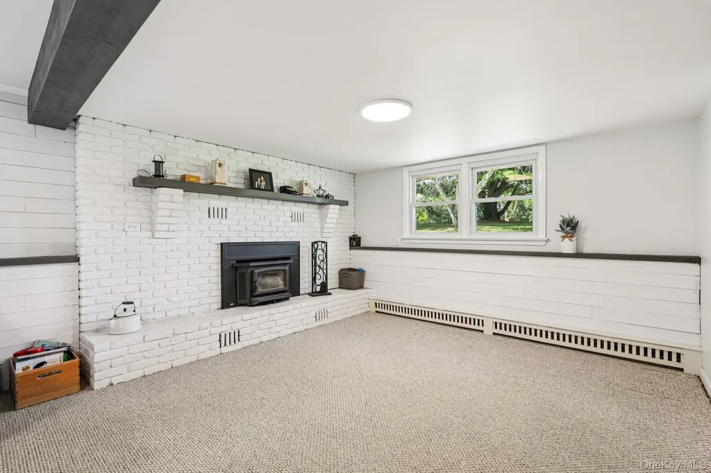 35 Schrempp Lane Pine Bush NY 12566