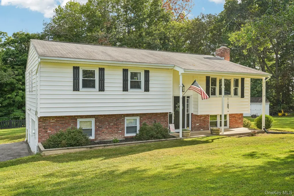 35 Schrempp Lane Pine Bush NY 12566