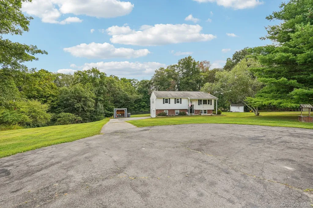 35 Schrempp Lane Pine Bush NY 12566