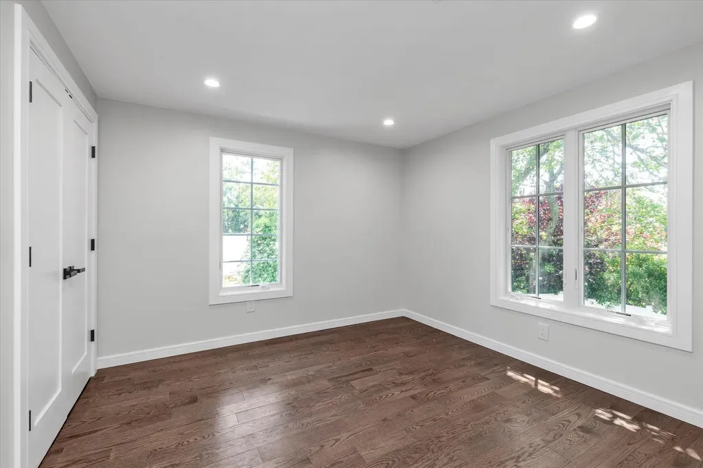 439 Bayview Avenue Cedarhurst NY 11516