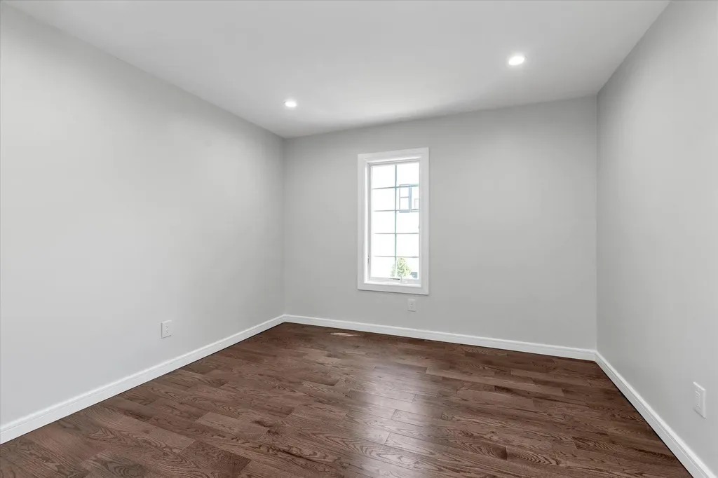 439 Bayview Avenue Cedarhurst NY 11516