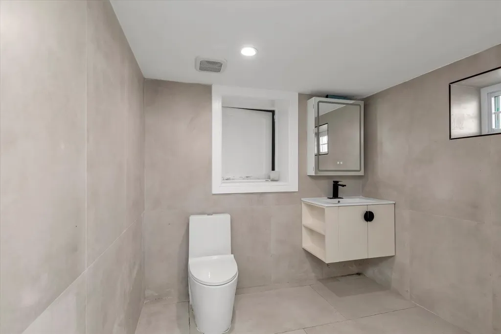 439 Bayview Avenue Cedarhurst NY 11516