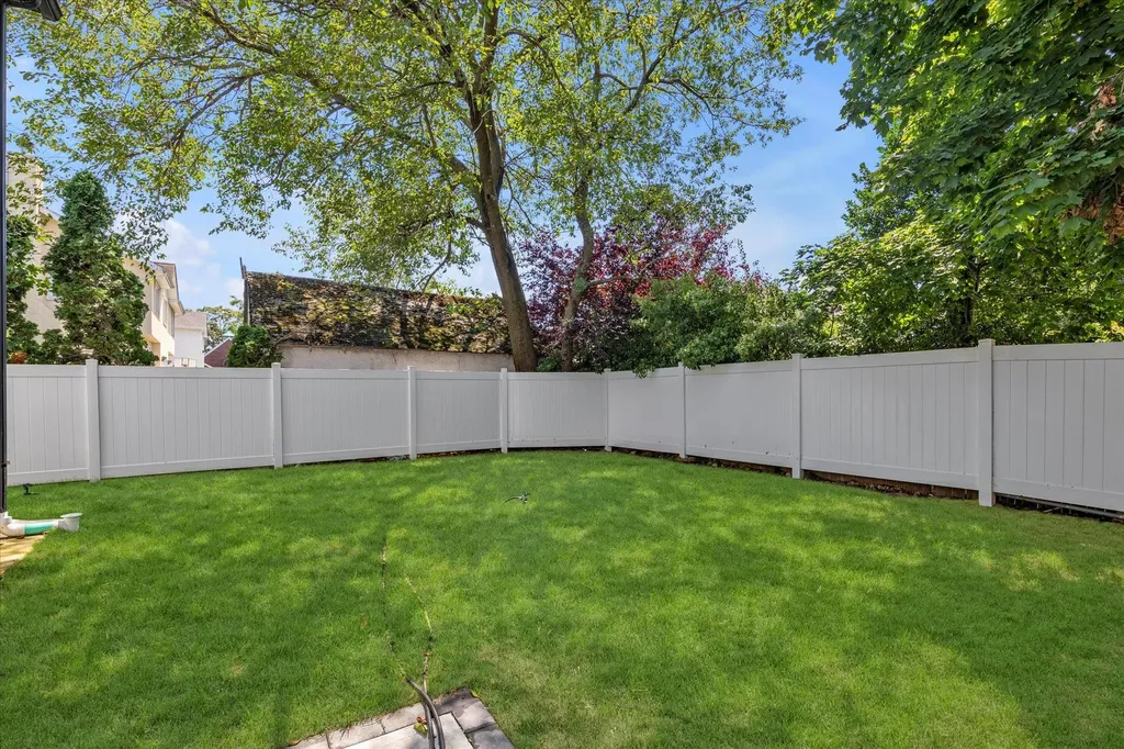 439 Bayview Avenue Cedarhurst NY 11516