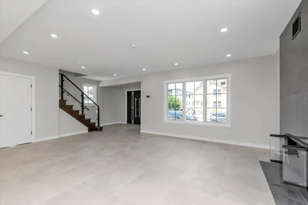 439 Bayview Avenue Cedarhurst NY 11516
