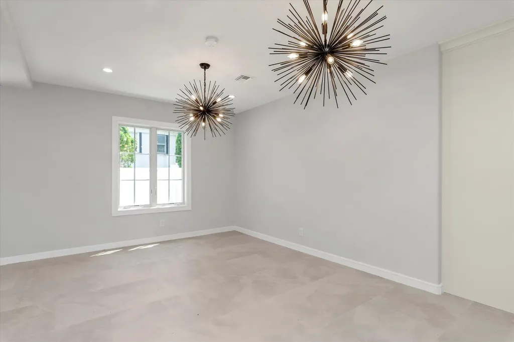 439 Bayview Avenue Cedarhurst NY 11516