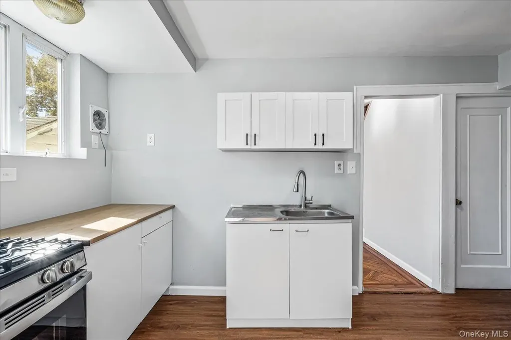 3337 204th Street Bayside NY 11361