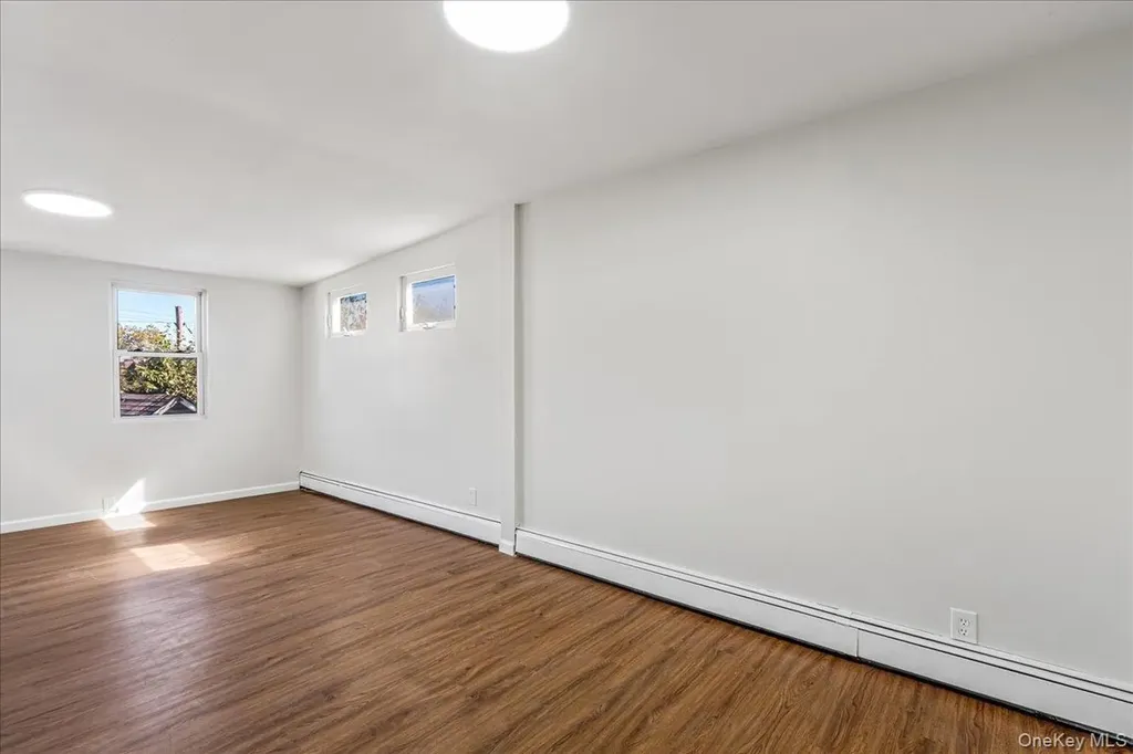 3337 204th Street Bayside NY 11361